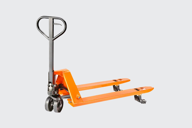 Multi directional pallet truck